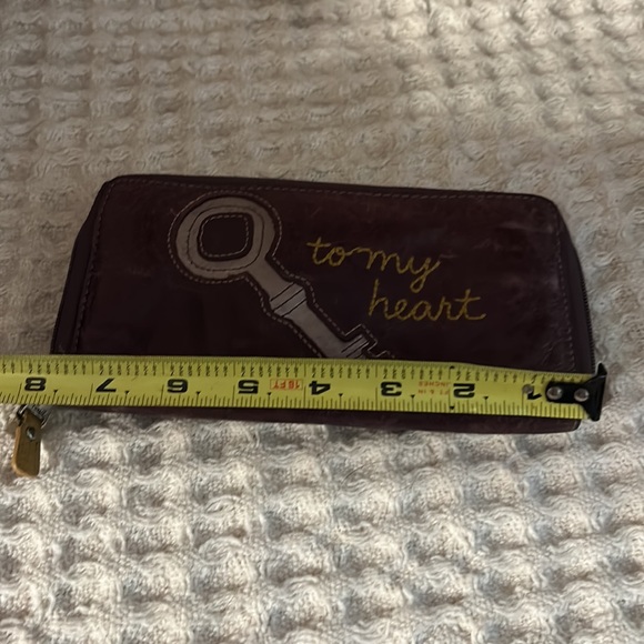 Preowned Fossil purple leather wallet - Picture 6 of 7